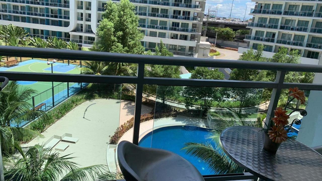 Azure A8 Near Sm Mall/airport +free Wifi *