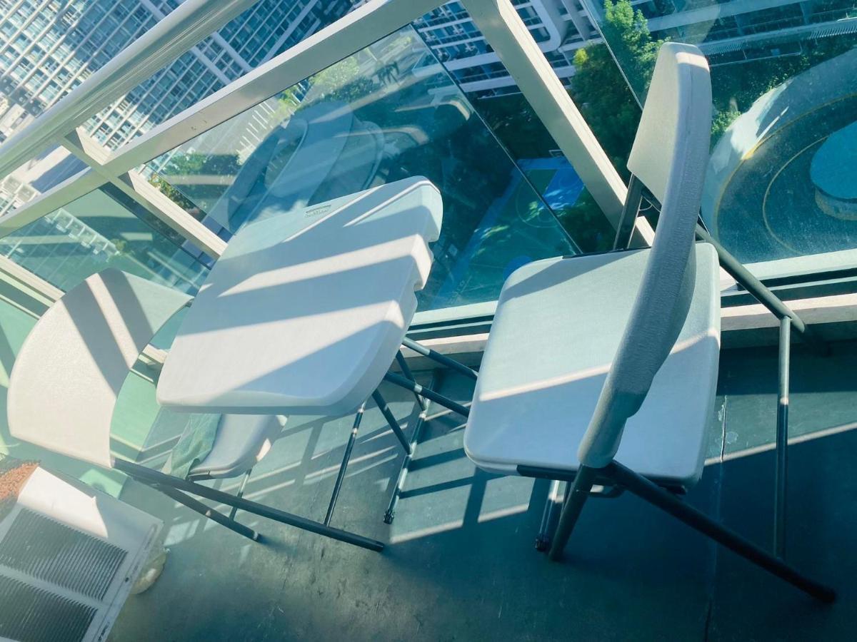 Azure A8 Near Sm Mall/airport +free Wifi Manila
