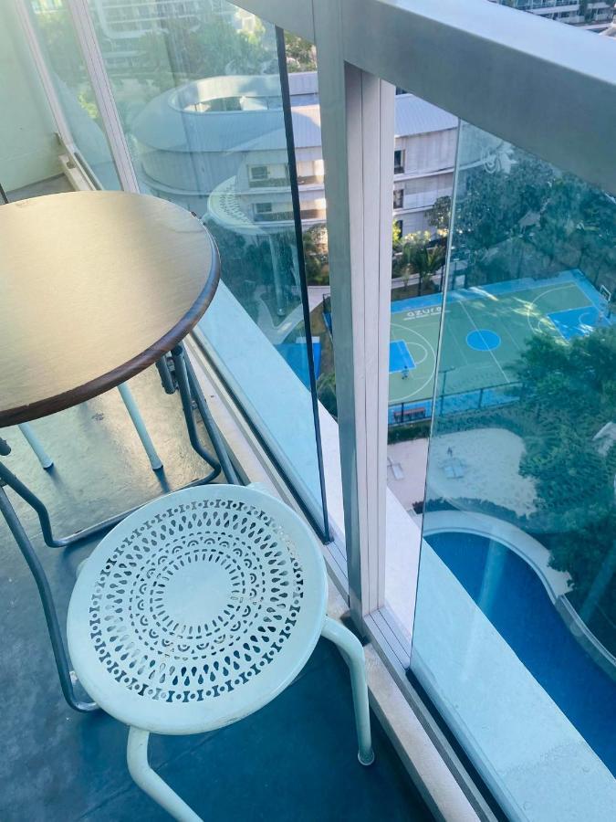 Azure A8 Near Sm Mall/airport +free Wifi Apartment *