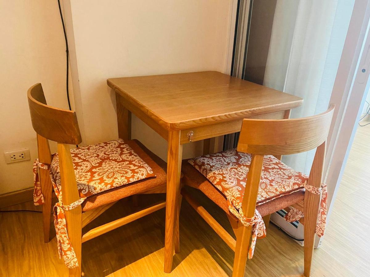 Azure A8 Near Sm Mall/airport +free Wifi Apartment