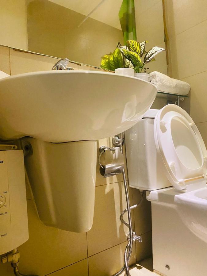 Azure A8 Near Sm Mall/airport +free Wifi Apartment *